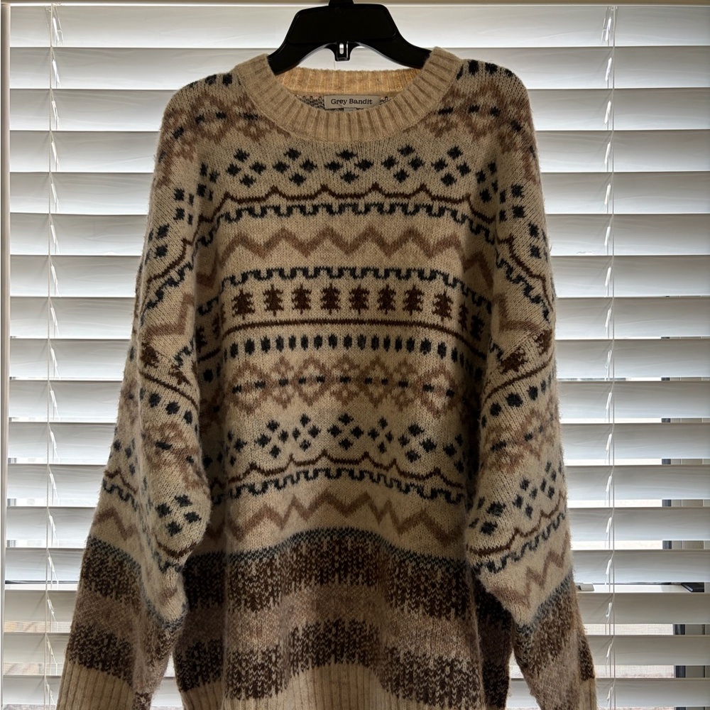 Grey bandit sweater